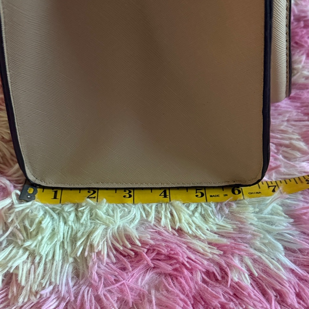Elegant Beige Satchel Bag - Picture 12 of 13